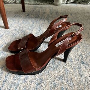Ana Paula Leather Heeled Sandals